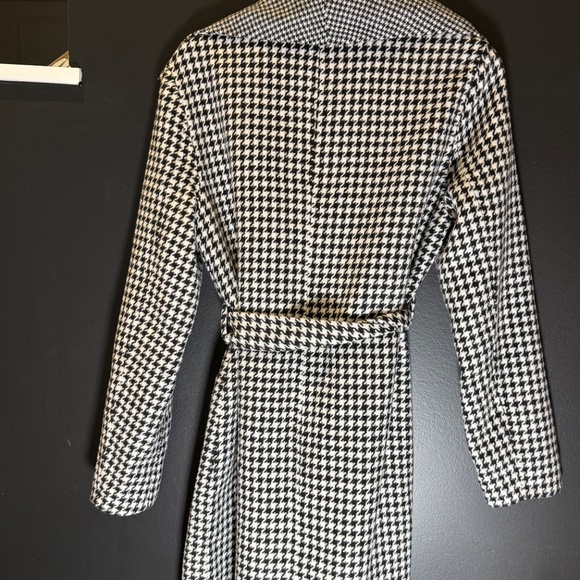 Ellie Tahari wrap Coat - Picture 5 of 5